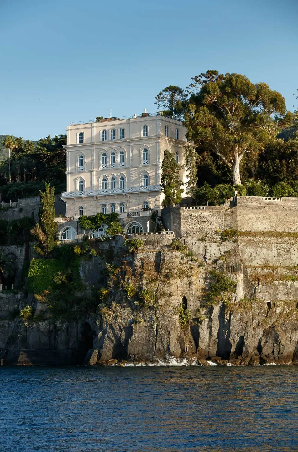 https://nails.e-sphera.it/wp-content/uploads/2026/04/Villa-Astor-best-luxurious-private-residence-Amalfi-coast-italy-important-historic-propery-available-for-rental-exclusive-events-weddings-luxury-accommodation-and-travel-1.webp